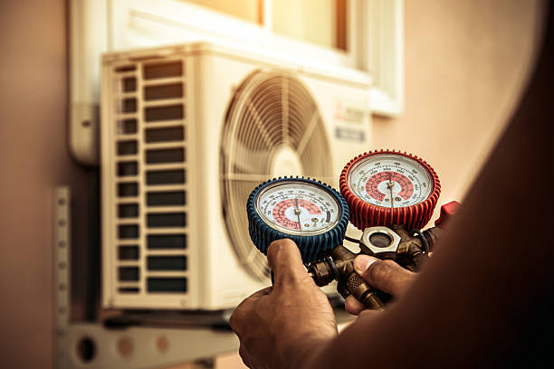 Professional Ac Installation technician working in Elizabeth, IN